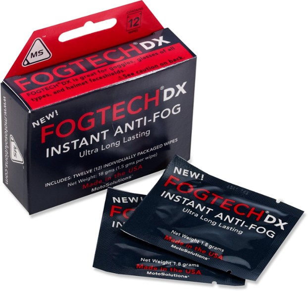 FogTech Pro Antifog Cloth for ski goggles, showcasing its effectiveness against fog.