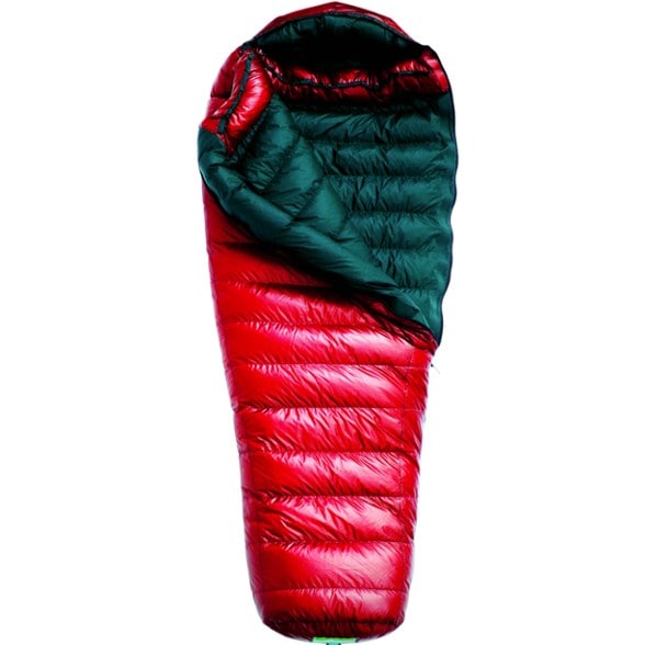 AlpinePro 20 sleeping bag with wide opening, perfect for camping trips.