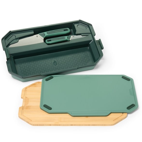 Gerber Camp Chef knife and cutting board set showcasing the bamboo cutting board and chef knife.