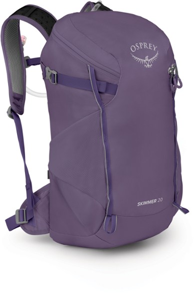 Front view of the Skimmer 20 hydration pack showing bucket-style opening and compression straps