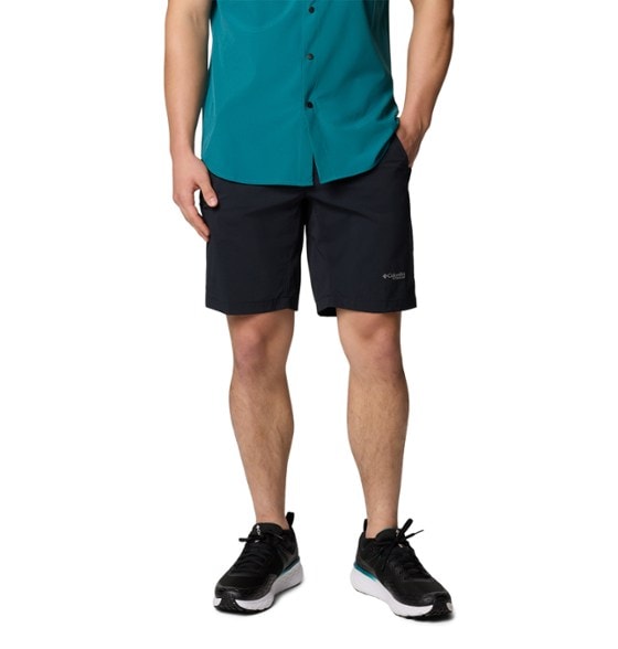 Front view of Columbia Wanoga men's sun protection shorts.