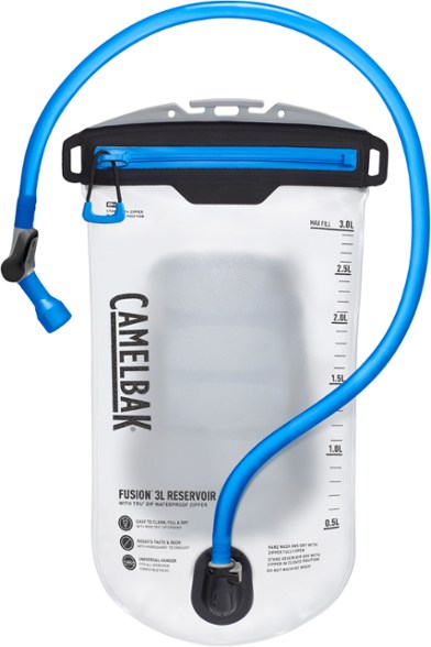 Side view of CamelBak Fusion TrailFlow hydration reservoir with Tru® zip closure