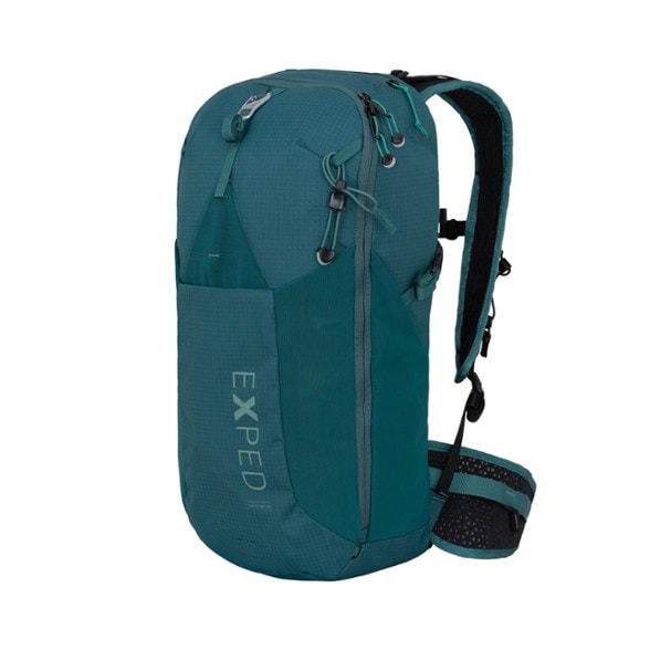 Skyline Ultra 20 hiking backpack showcasing the ergonomic design and airflow back system.