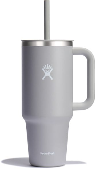 HydroMax Voyager 40 oz vacuum insulated travel tumbler with straw lid angled view showing ergonomic handle and powder coat finish