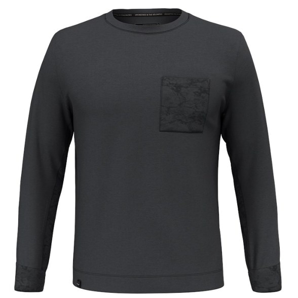 Lavaredo Men's Hemp Climbing Pullover in action during a hike.