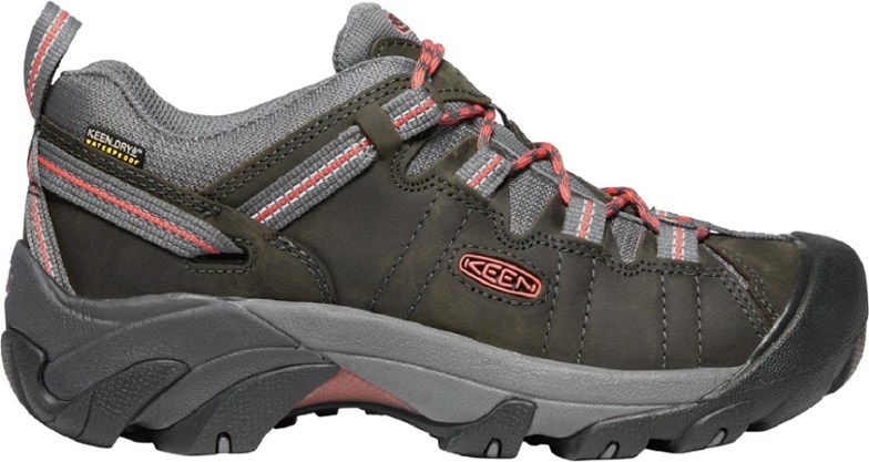 Side view of KEEN Targhee II Low Waterproof Hiking Shoes for women, highlighting the waterproof nubuck leather.