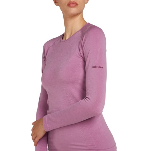 Front view of Icebreaker Women's Merino Blend 260 Seamless Long Sleeve Shirt showcasing its sleek design.