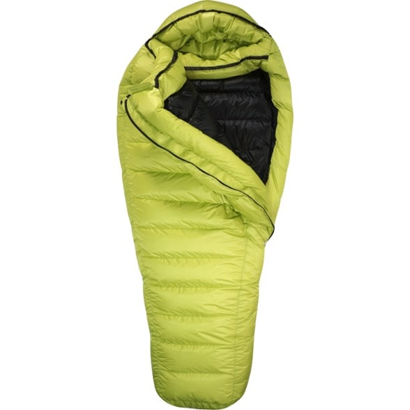 Puma STS -25 sleeping bag showcasing its insulation and design for winter camping.