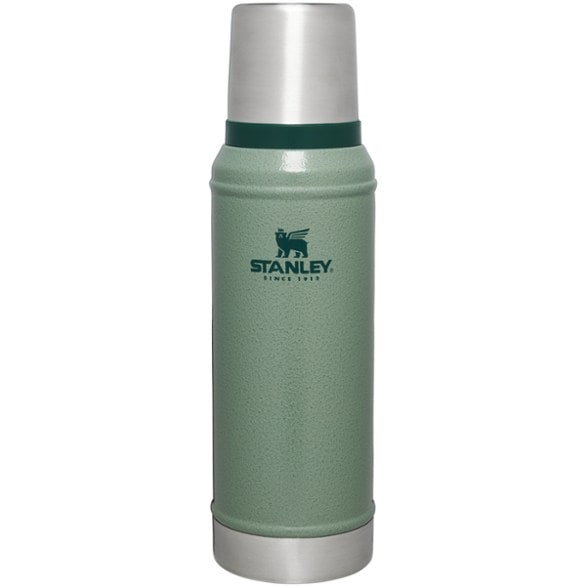 Everest Pro insulated water bottle angled view showing stainless steel finish and leakproof cap with cup
