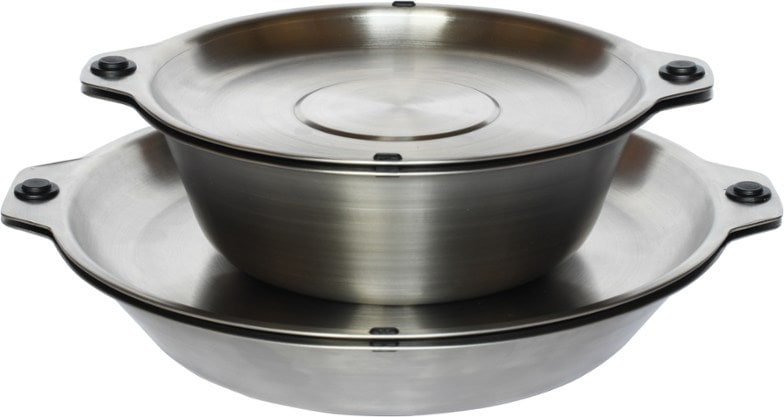Magnetic bowls and plates stacked securely for outdoor dining