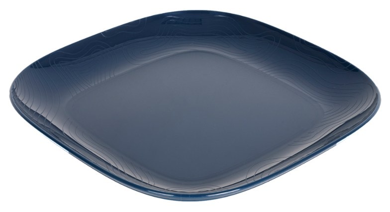 Eco-Friendly Adventure Plate showcasing its scratch-resistant surface outdoors.