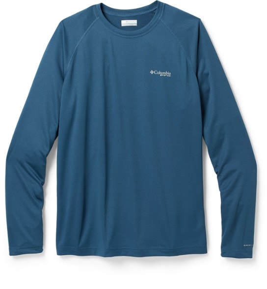Columbia Solar Stream long-sleeve shirt showcasing sun protection features while hiking.
