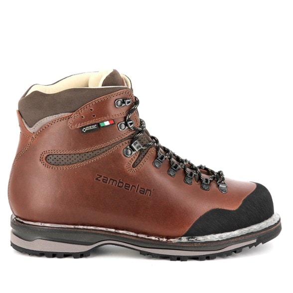 Zamberlan 1025 Tofane NW GTX RR hiking boots showcasing their rugged design and waterproof features.