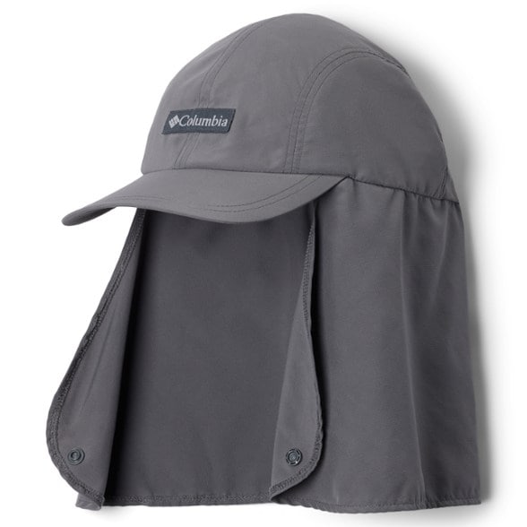 Columbia Skien Valley Insect Shield Hiking Hat worn during a hike, demonstrating comfort and style.