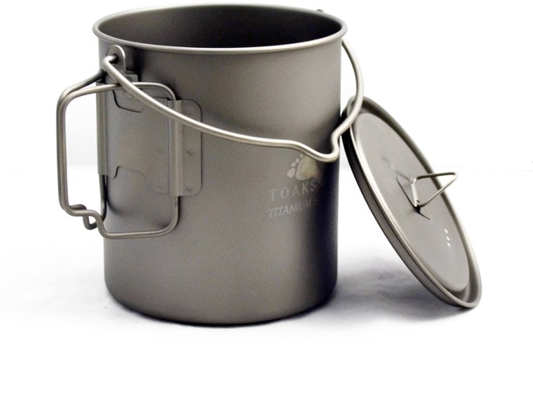 TOAKS 750ml titanium camping pot with bail handle from above