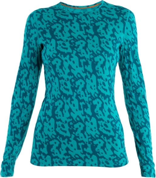 Front view of Women's Merino 200 Oasis Long-Sleeve Base Layer Top, perfect for insulated cold weather activities.