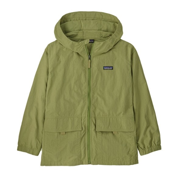 Front view of Patagonia Trailblazer kids' outdoor jacket in forest green, showcasing durable ripstop fabric