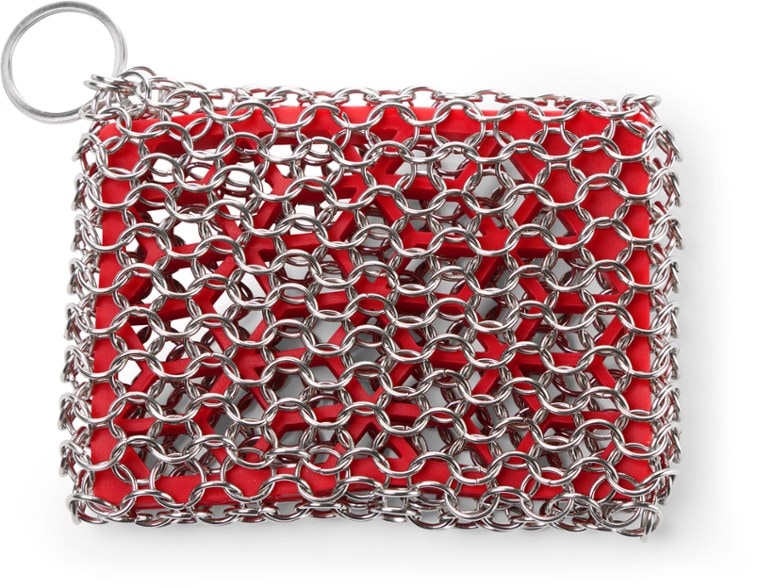 Close-up of chain mail scrubber showing the stainless-steel ring structure for cast iron cleaning
