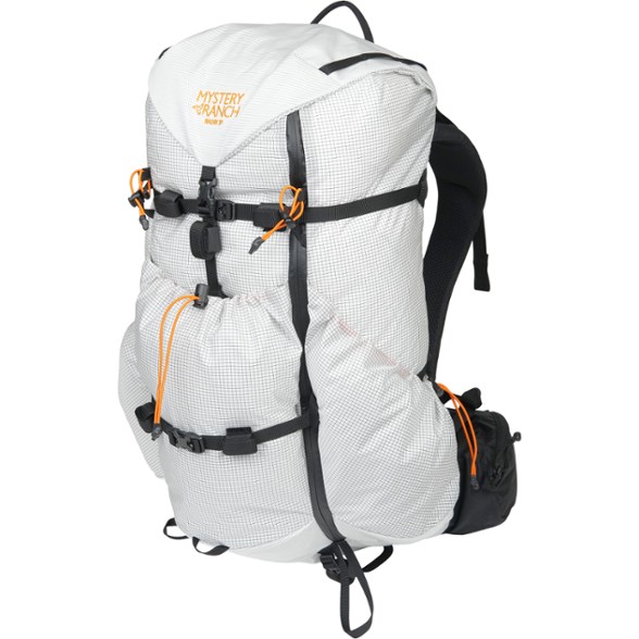 Radix 31 Men's Hiking Backpack showcasing its off-center zipper and adjustable harness.