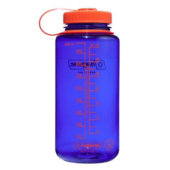EcoFlow 32 oz reusable water bottle front view showing wide mouth opening and screw cap