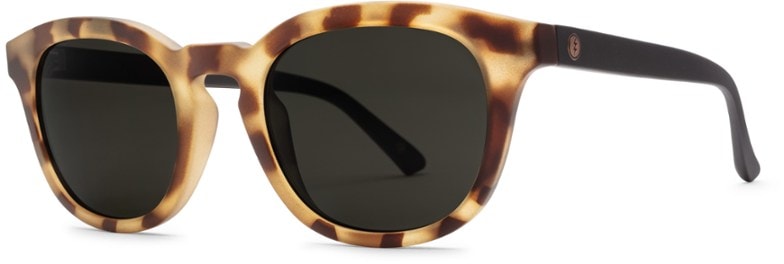 Bellevue polarized sunglasses for small faces, showcasing a rounded design and sleek lines.