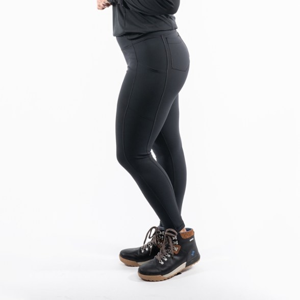 Front view of women's Vantage Performance Leggings showcasing the high-waisted design.