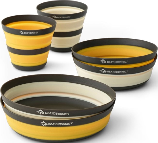 Flat-lay of the SummitNest collapsible bowls and cups set, perfect for backpacking cookware needs