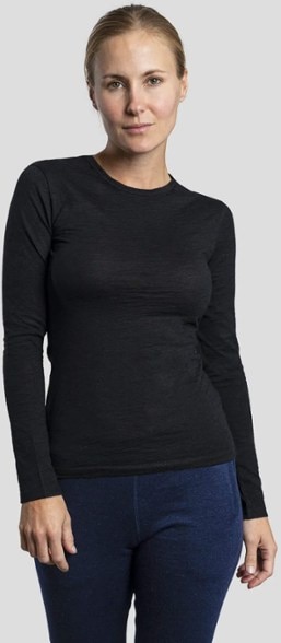 Front view of women's alpaca wool shirt in ultralight 160g fabric, perfect hiking base layer