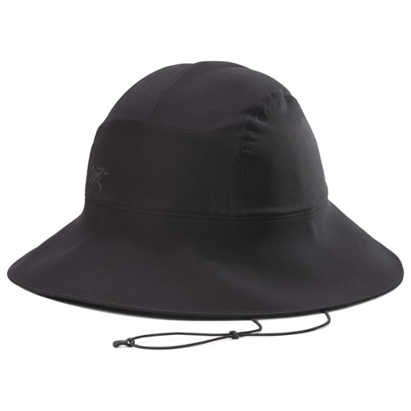 Sinsola Adventure Sun Hat on a hiker during a sunny day, emphasizing its sun protection features.