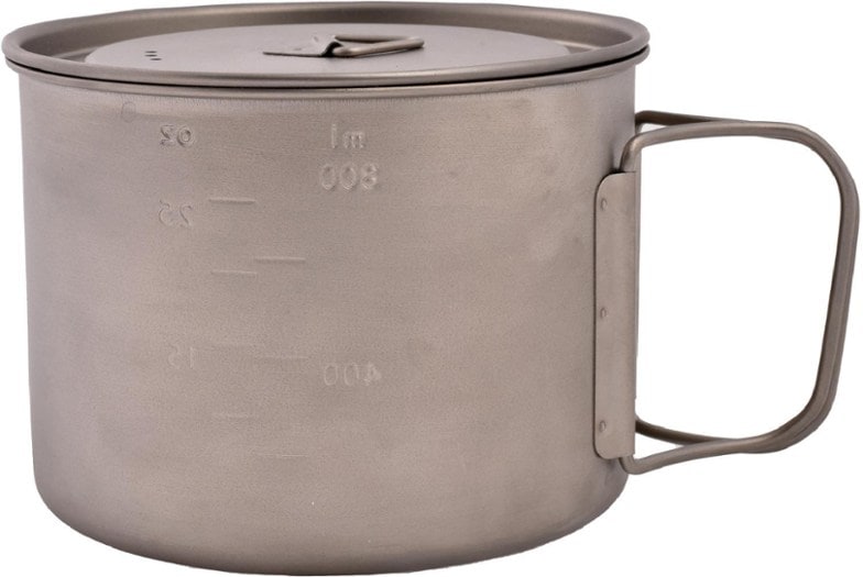 OliCamp ultralight titanium pot with lid viewed from the side, showcasing its sleek design.