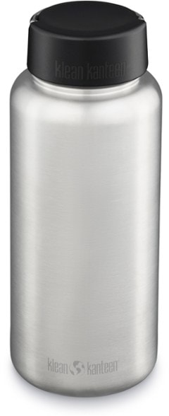 Wide mouth of the eco-friendly recycled stainless steel water bottle filled with ice
