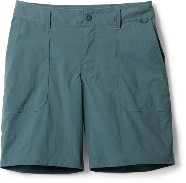 Close-up of women's Sahara hiking shorts showcasing the fabric and pockets.