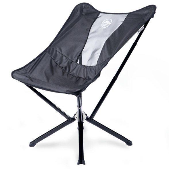 CLIQQ Portable Lounge Chair in a park setting, displaying its lightweight and sturdy frame.