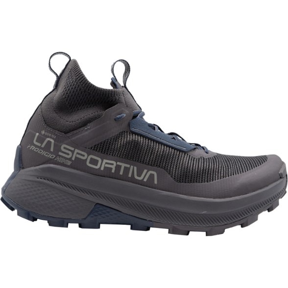 Prodigio GTX men's hiking shoes from the side, highlighting waterproof design for rugged trails.