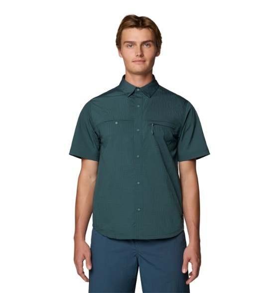 Front view of Trailform men's outdoor shirt in black, showing snap buttons and chest pockets