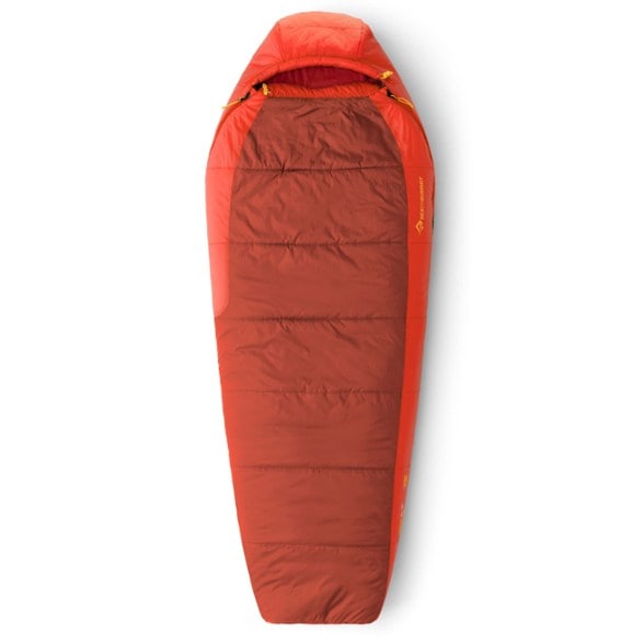 Hamelin synthetic sleeping bag in use during camping, highlighting its water resistance.